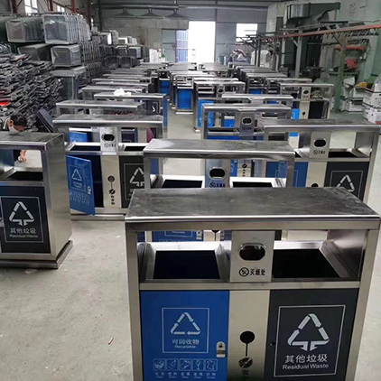 鑫豐潔不銹鋼垃圾桶車間